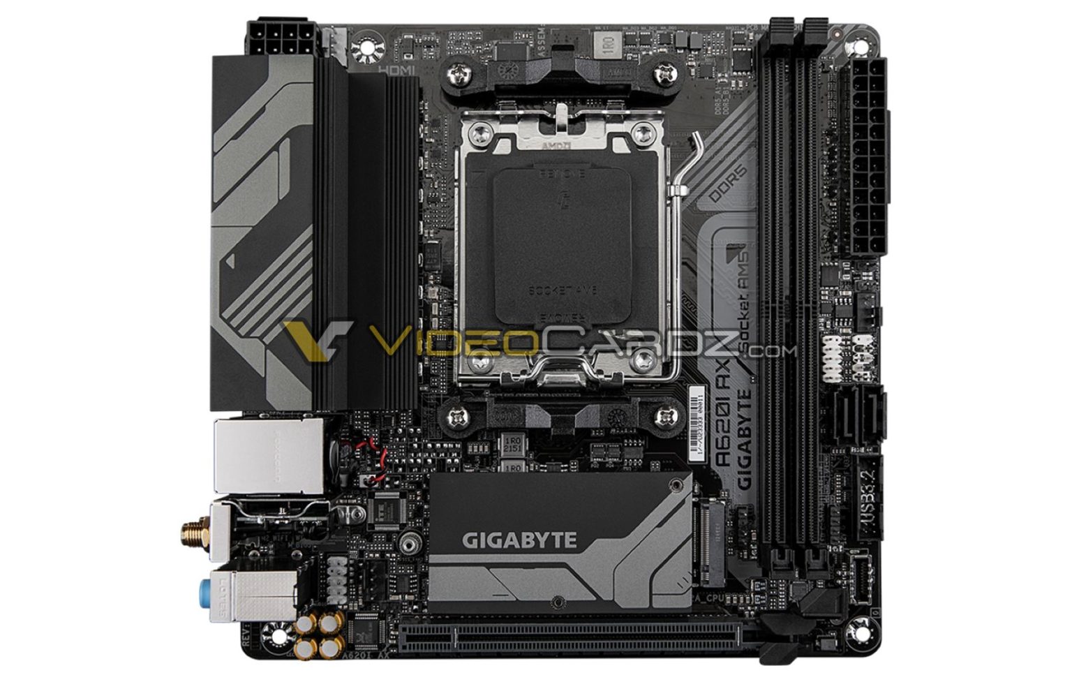 GIGABYTE-A620I-AX-2.jpg