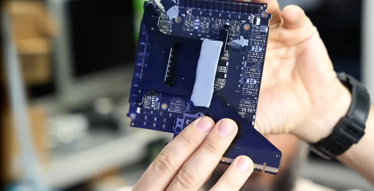nvidia_rtx5090fe_f2.jpg