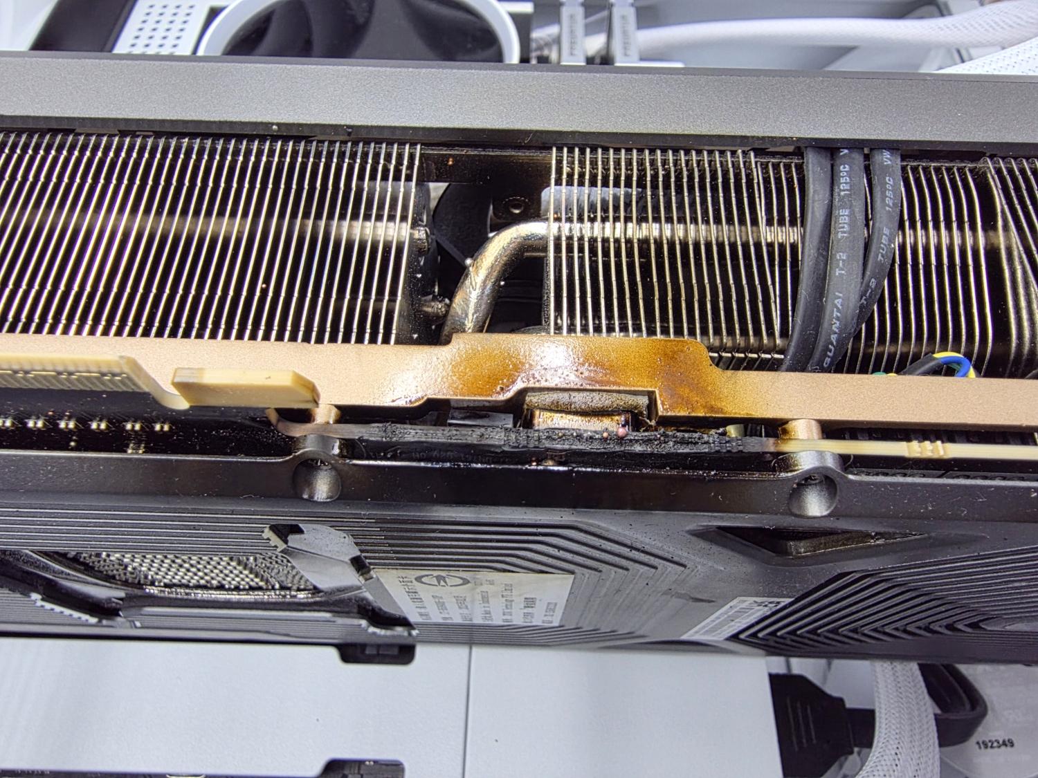 zotac_rtx5090_brun_2.jpg